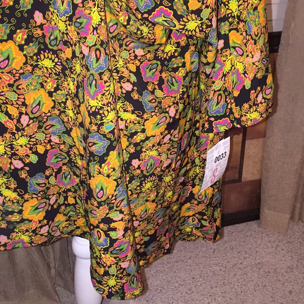Lularoe Lindsey - Picture 3 of 4